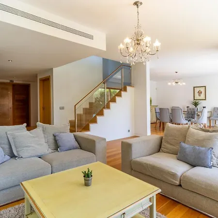 Victoria With Private Heated Pool *