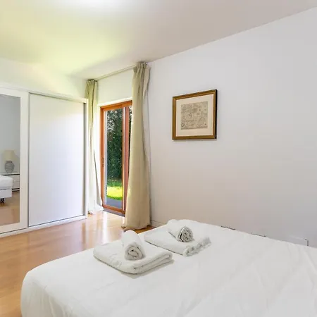 Victoria With Private Heated Pool Villa *
