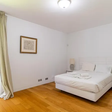 Victoria With Private Heated Pool