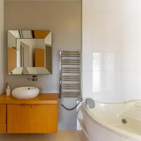 Villa Victoria With Private Heated Pool *