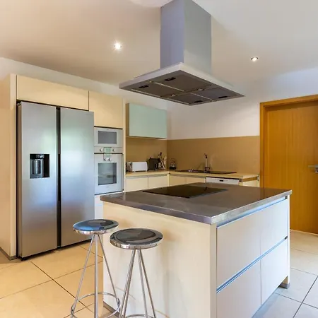 Villa Victoria With Private Heated Pool Funchal (Madeira)
