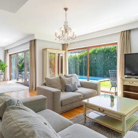 Villa Victoria With Private Heated Pool *